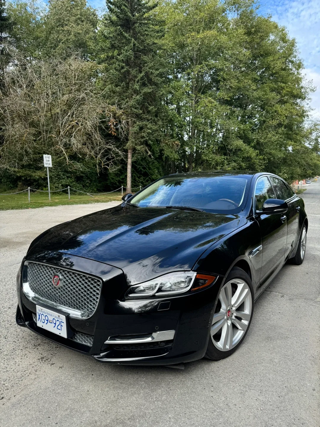 2016 Jaguar XJL Portfolio image indicator(2)