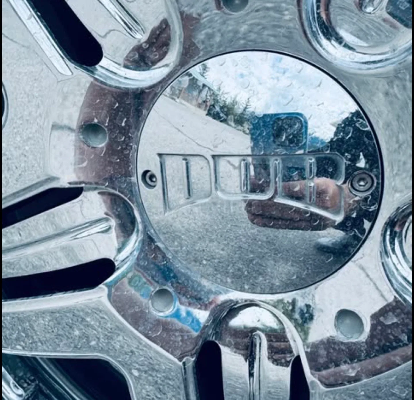 DUB Wheels with Hankook Dynapro Tires image indicator(3)