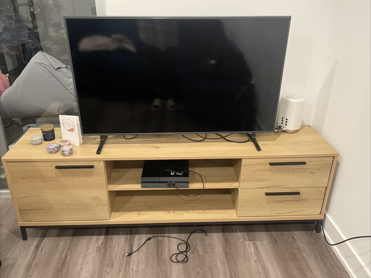 Samsung 49" 4K UHD TV with table