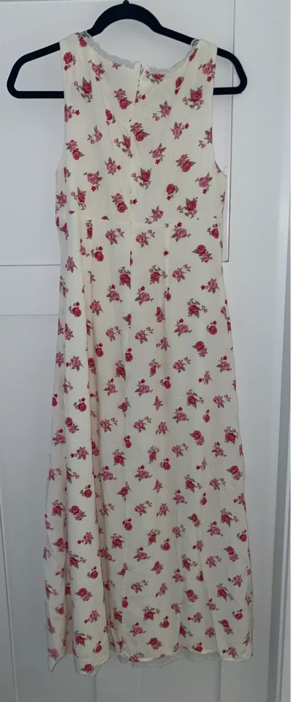 Crystal Doll Floral Maxi Dress - Size M image indicator(7)
