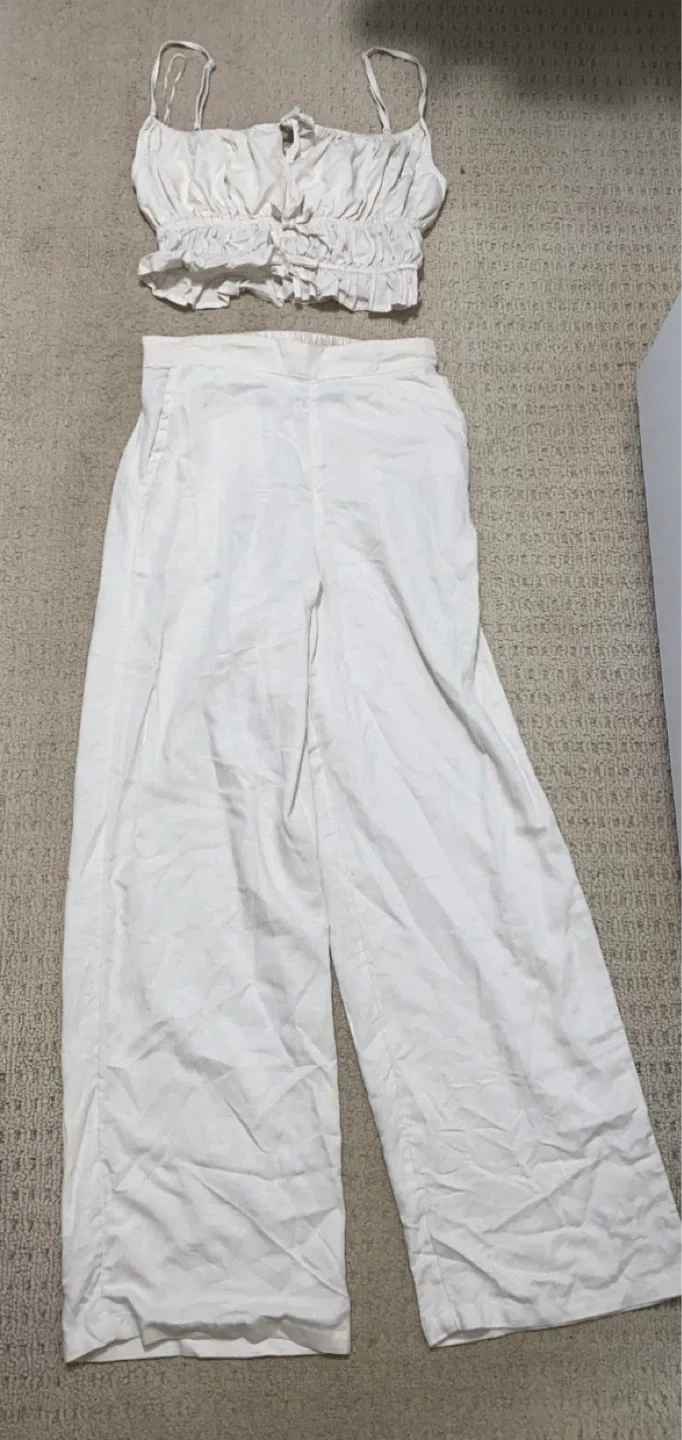 White Two-Piece Set / Co-ord top and pants image indicator(2)
