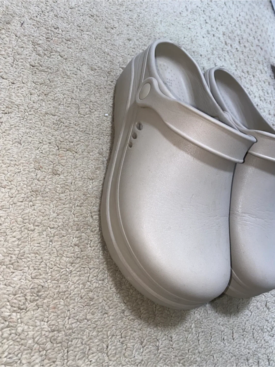 Foam Style Clogs / Sliders  - Size 7 (USA) image indicator(3)