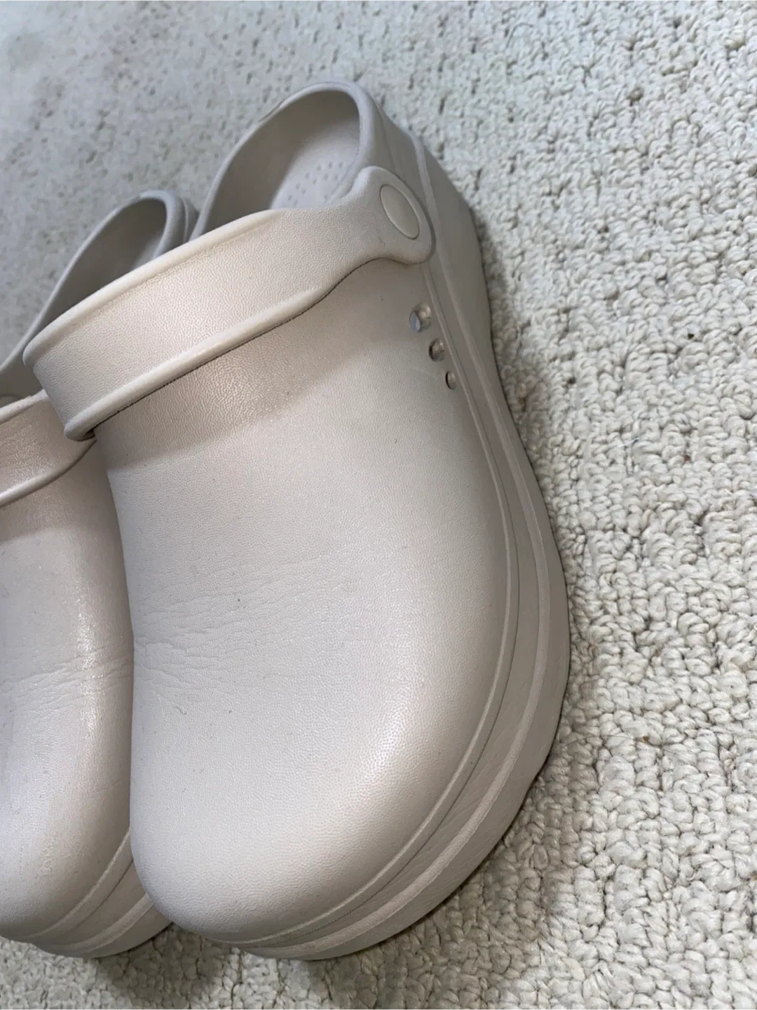 Foam Style Clogs / Sliders  - Size 7 (USA) image indicator(4)