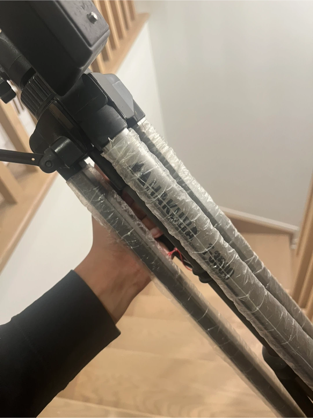 Manfrotto Tripod - photo 2