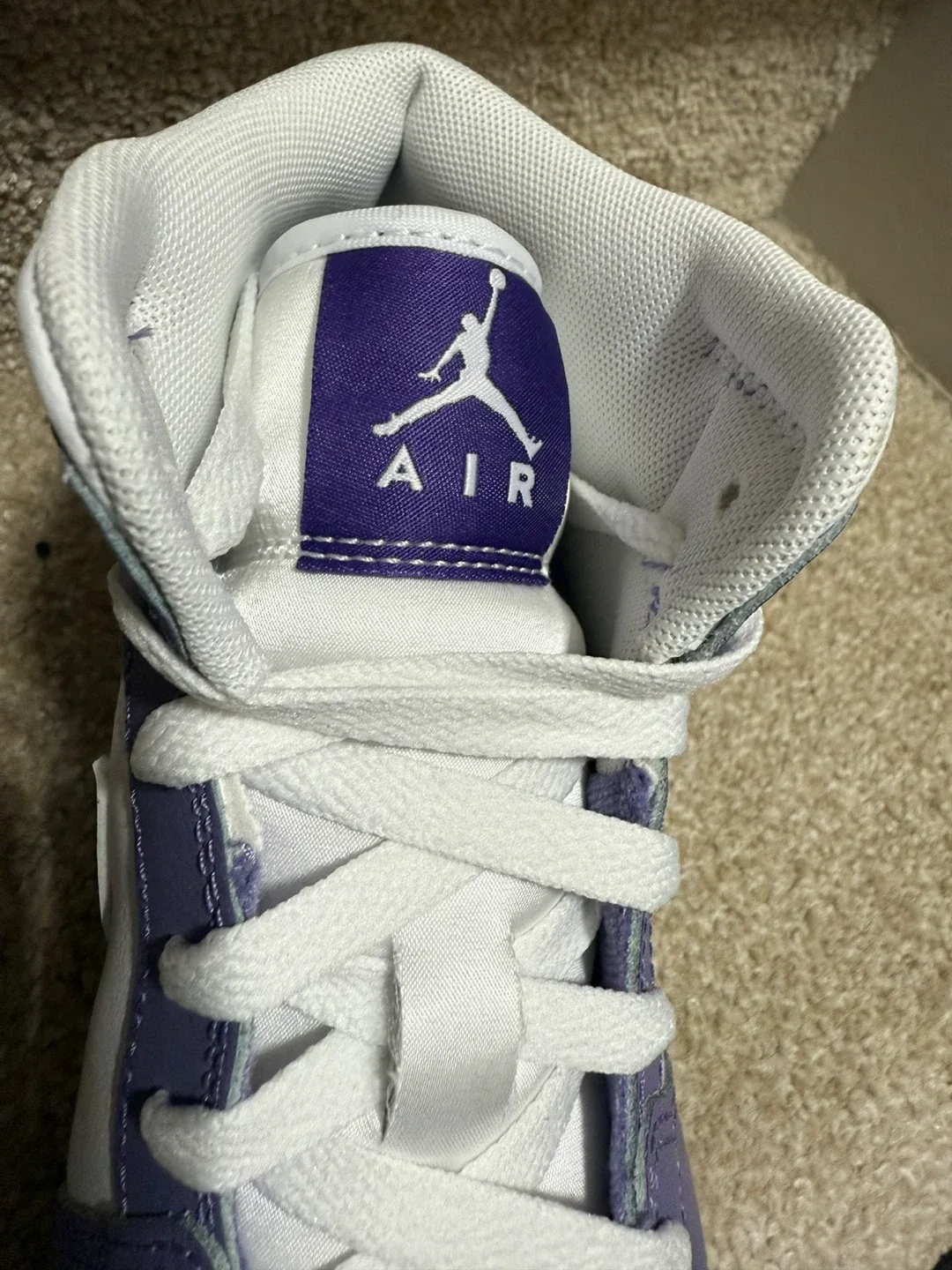Air Jordan 1 Mid White Purple image indicator(4)