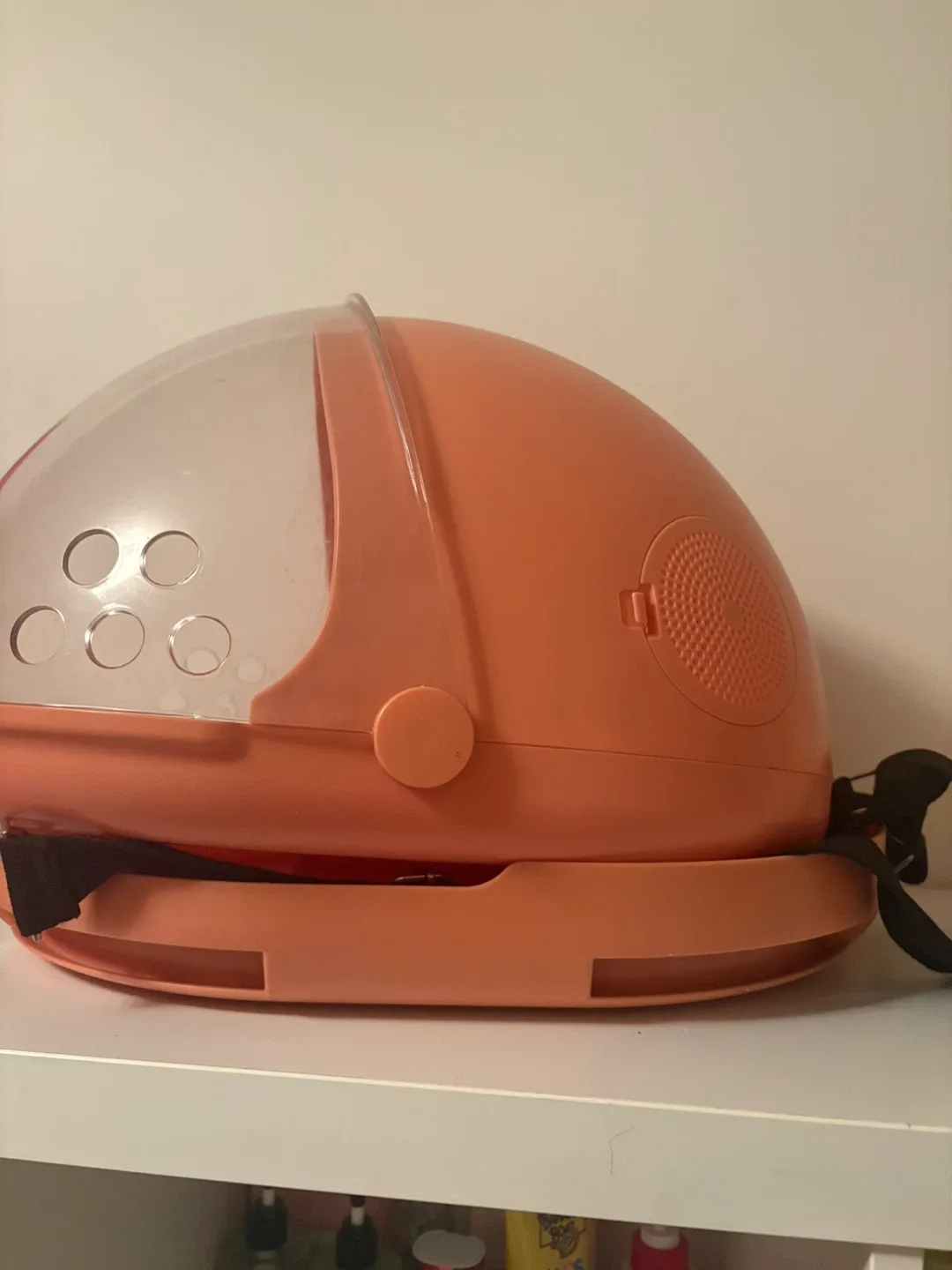 URGENT pet carrier suitable for cats, ferrets, chinchillas etc image indicator(2)