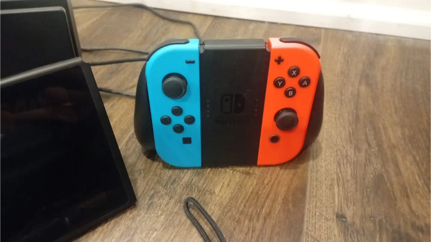 Nintendo Switch Console with Dock and Joy-Cons image indicator(2)