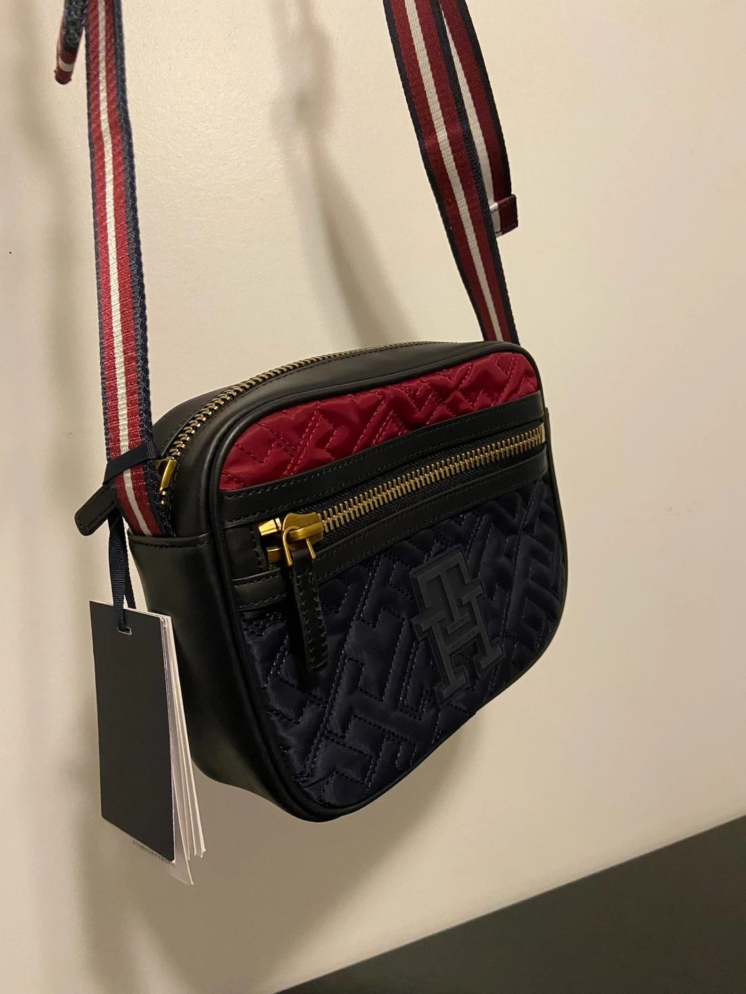 NWT Tommy Hilfiger Crossbody Bag - photo 4