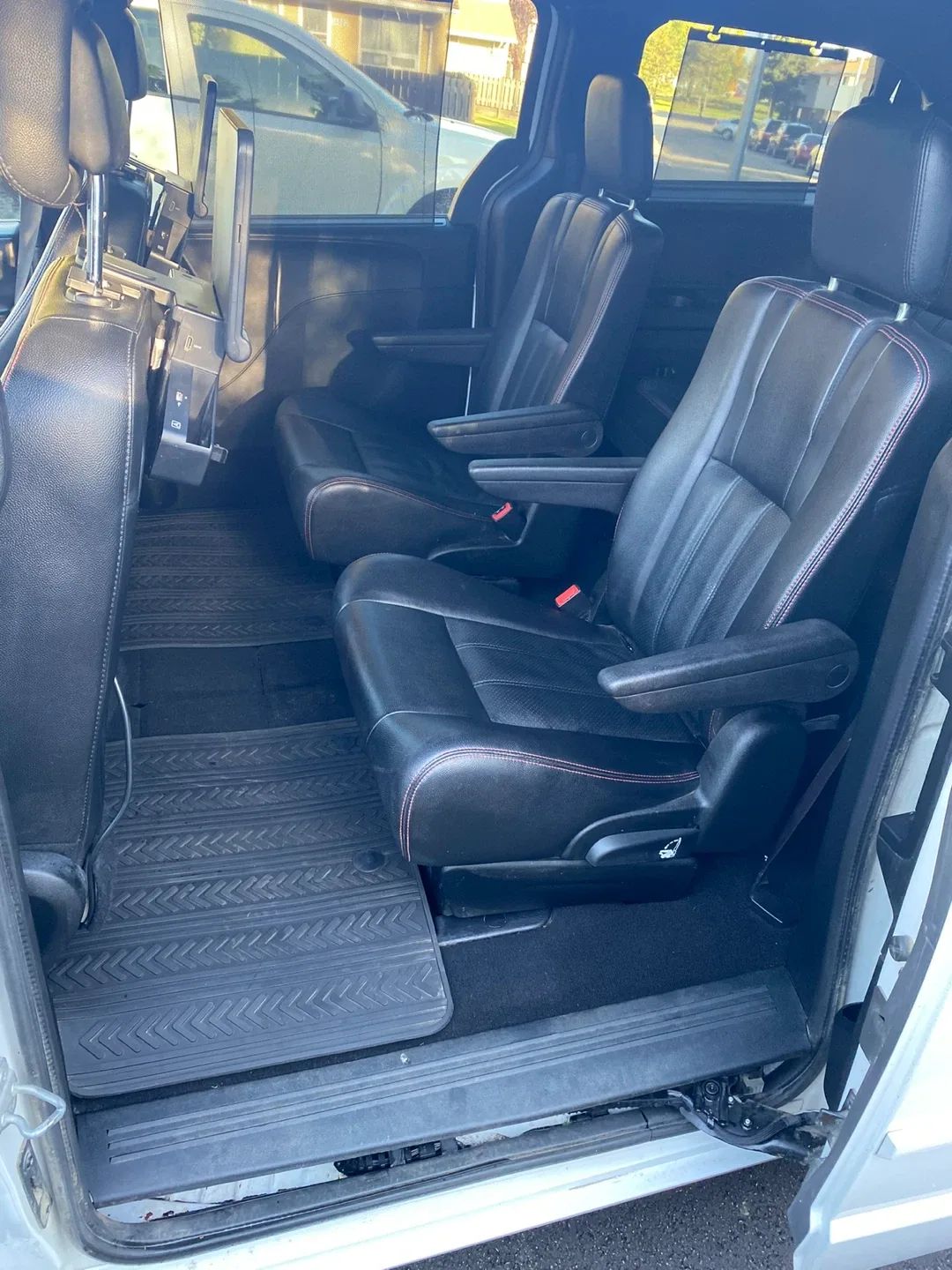 🚗 Rental Car Refresh – Avoid Cleaning Fees! 🧽 image indicator(5)