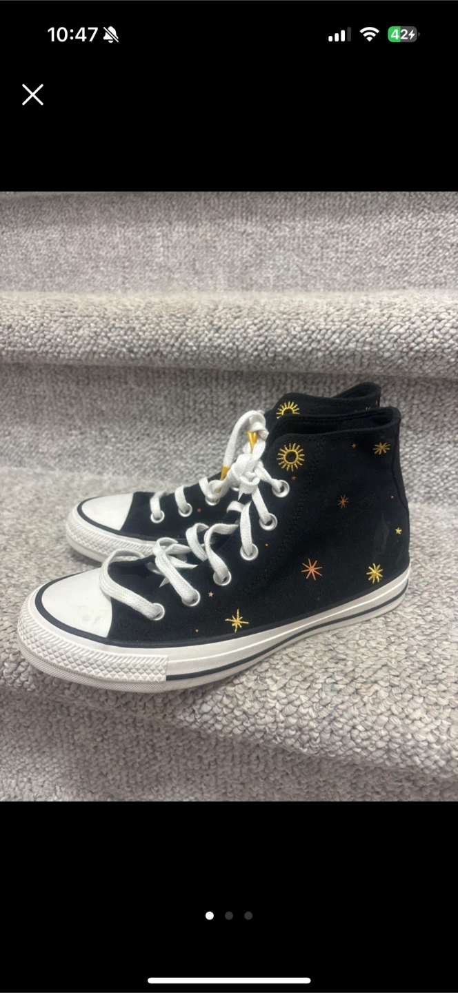 Converse All Star High Top - Size 7 - photo 2