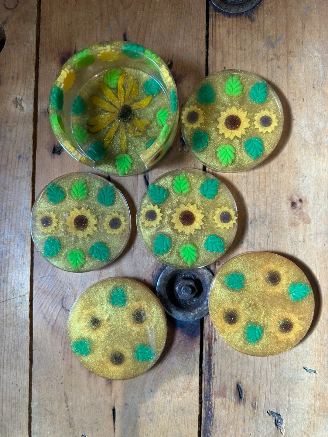 Handmade Resin Sunflower Coaster Set image indicator(3)