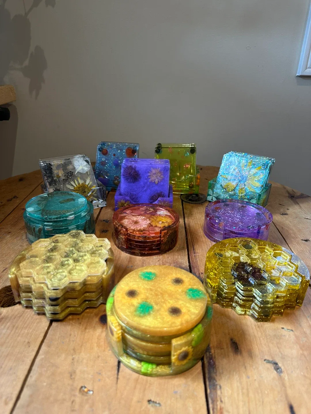 Handmade Resin Coaster Set with Holder image indicator(3)