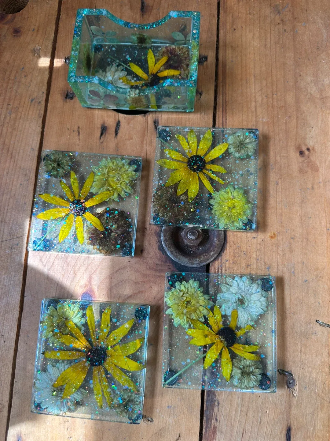 Handmade Resin Coaster Sets with Holder image indicator(3)