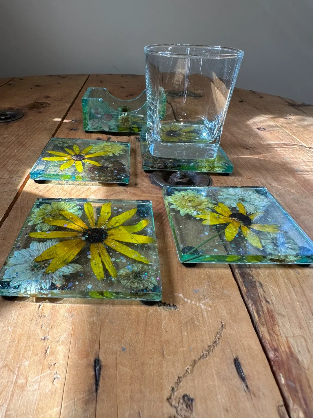Handmade Resin Coaster Sets with Holder image indicator(2)