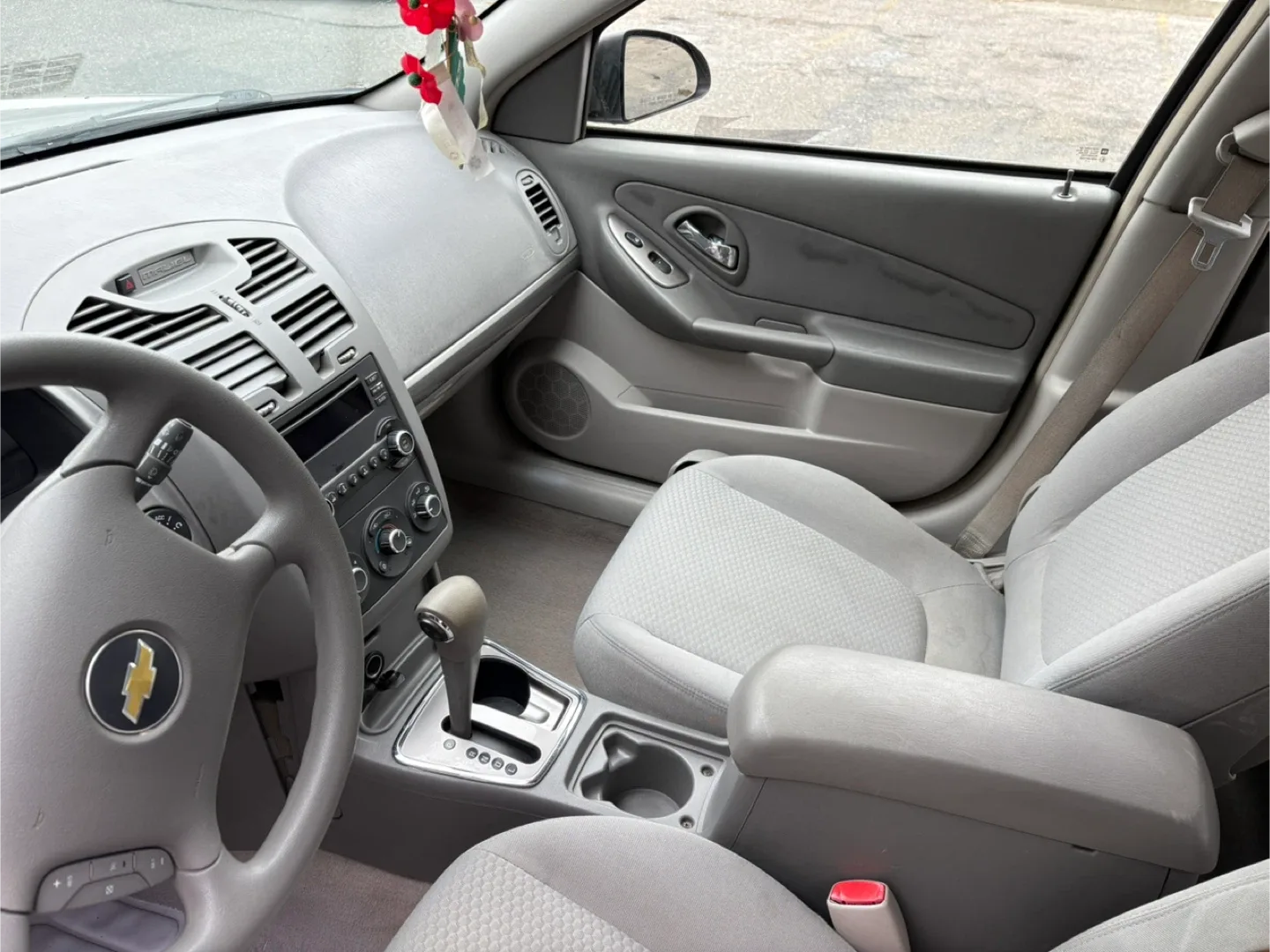 2006 Chevrolet Malibu Sedan $2300 image indicator(5)