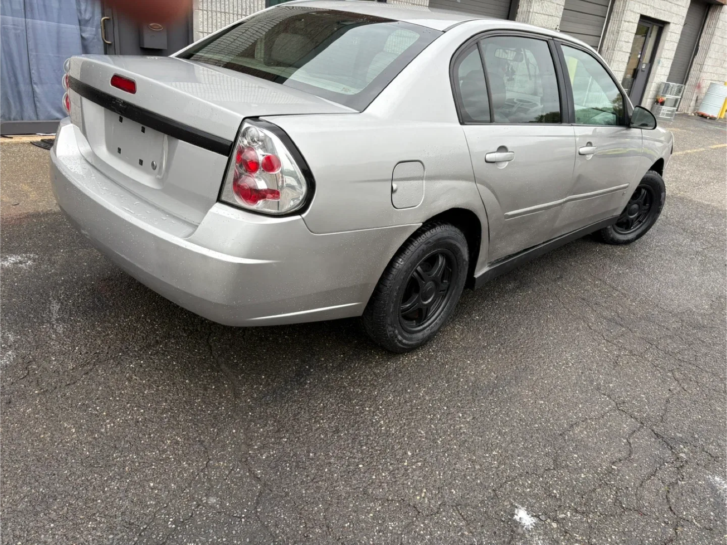 2006 Chevrolet Malibu Sedan $2300 image indicator(3)