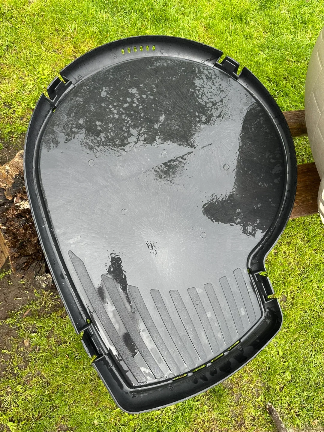 Petmate Igloo Style Dog House 22.8" x 30.5" x 37.5" image indicator(6)