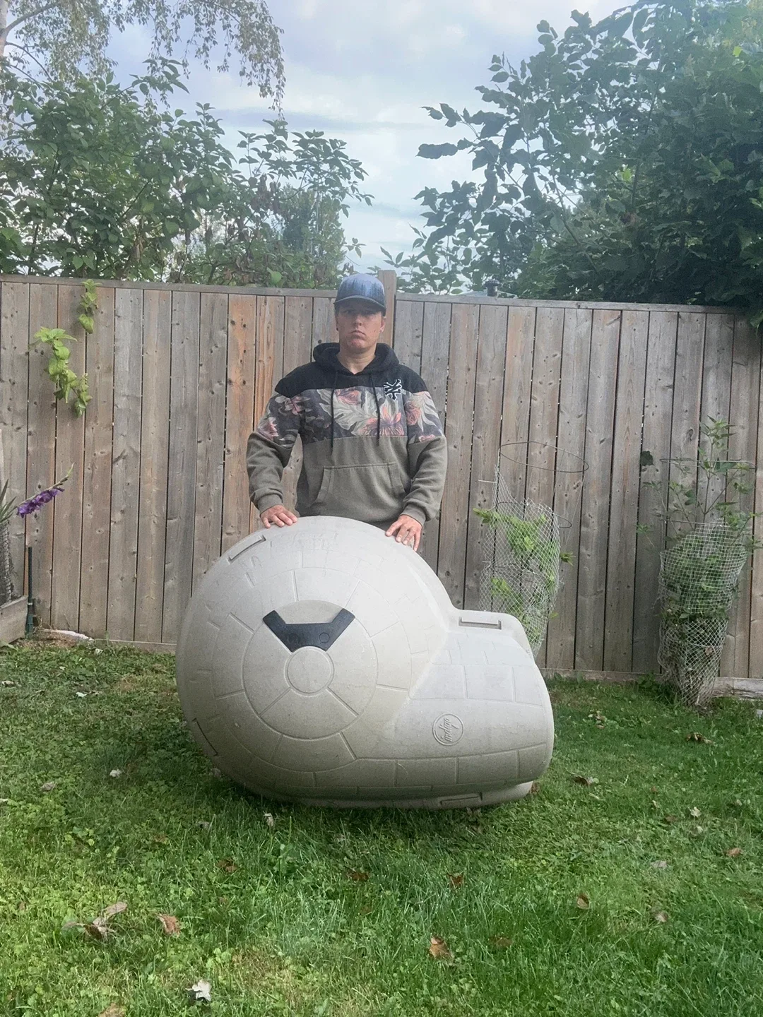 Petmate Igloo Style Dog House 22.8" x 30.5" x 37.5" image indicator(10)