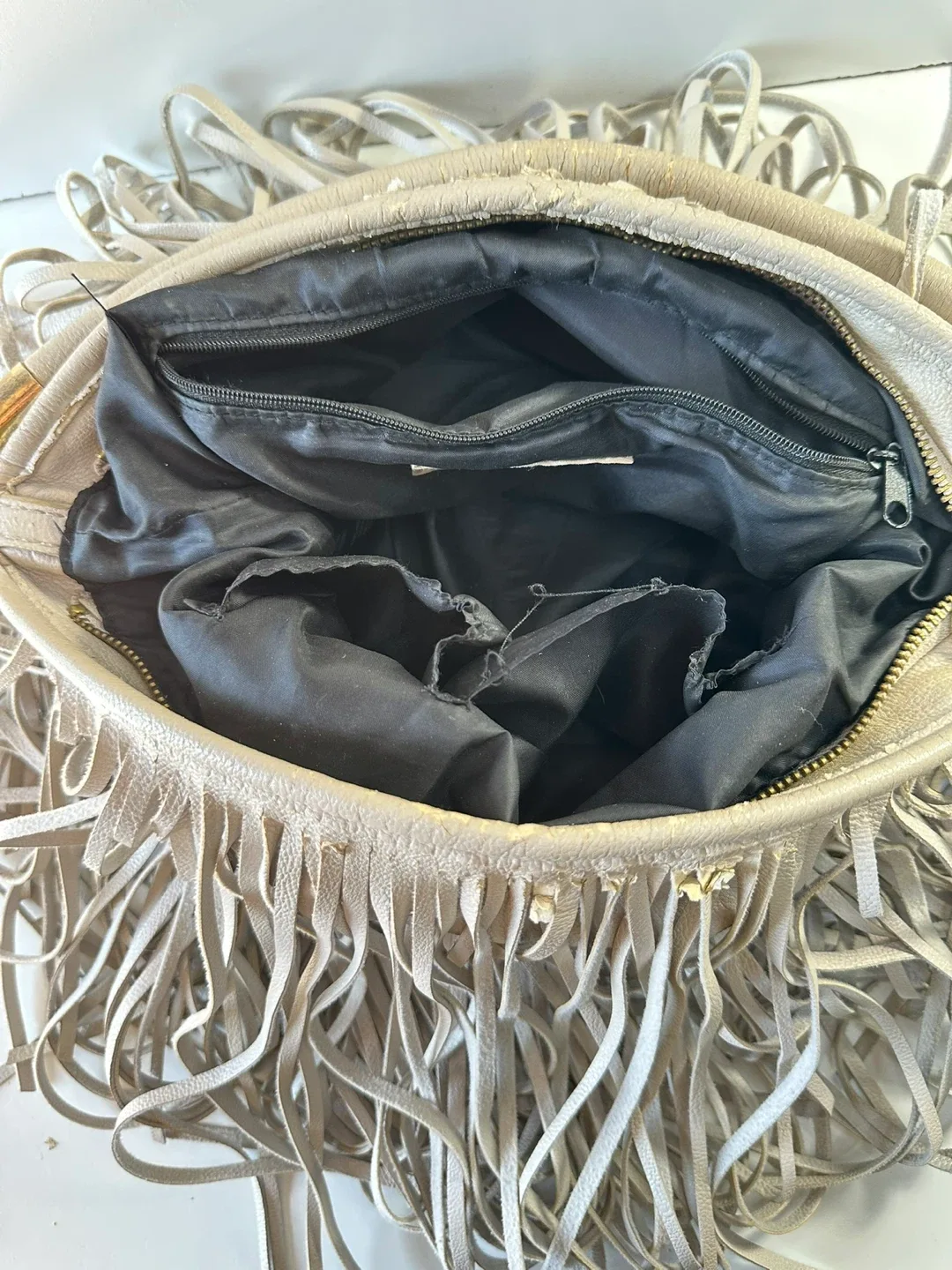 H&M Fringe Shoulder Bag image indicator(6)