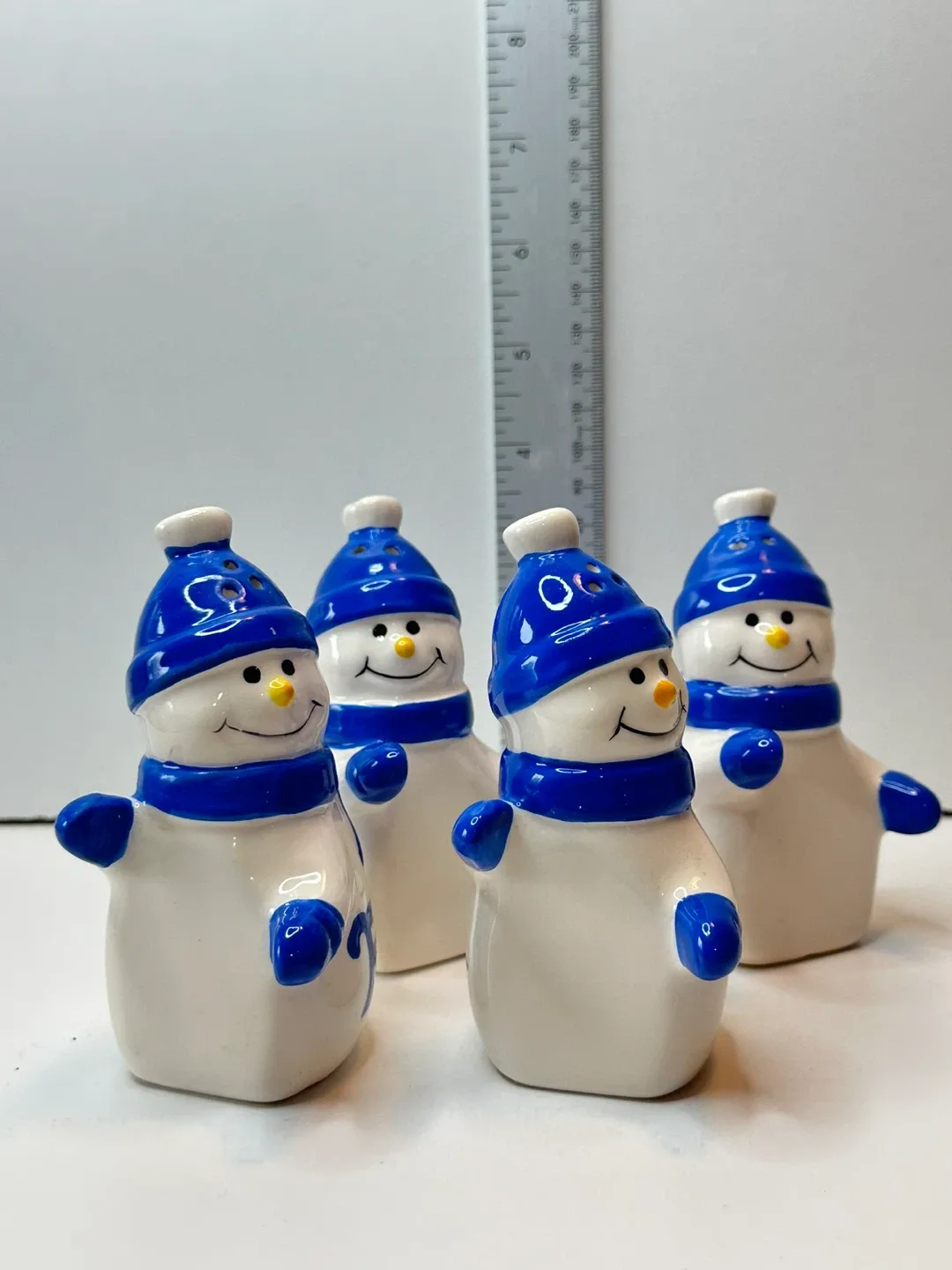 Snowman Salt & Pepper Shakers image indicator(5)