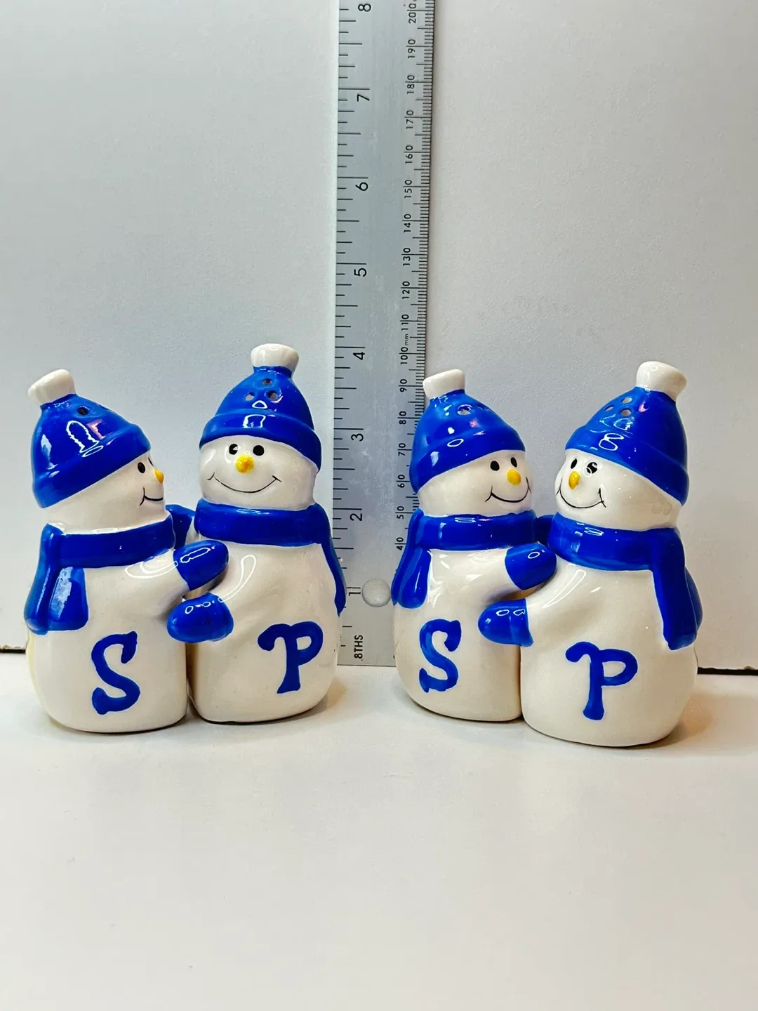 Snowman Salt & Pepper Shakers image indicator(2)