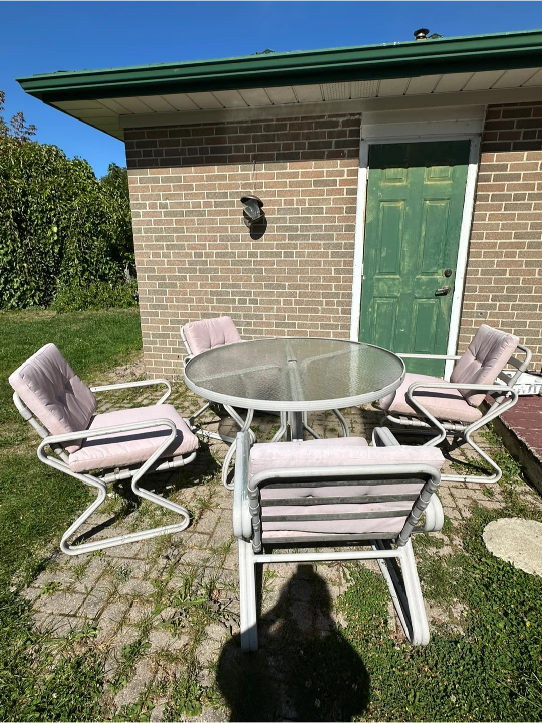 Patio Table with 4 Chairs - Glass Top, Light Pink Cushions - photo 3