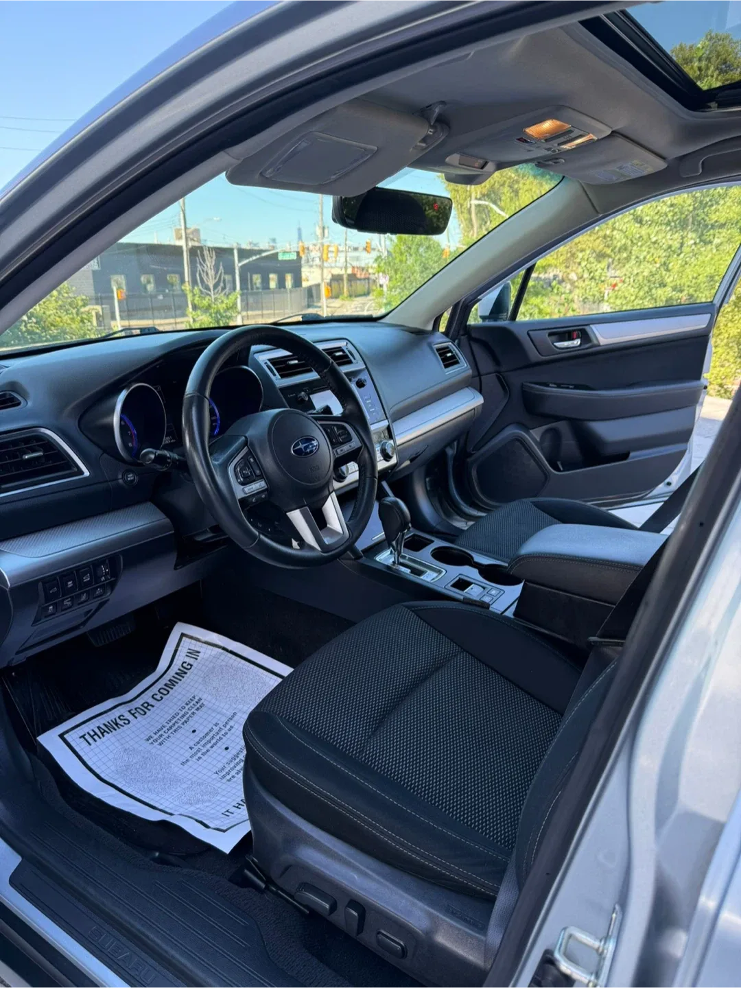 Silver Subaru Outback 2017 image indicator(5)