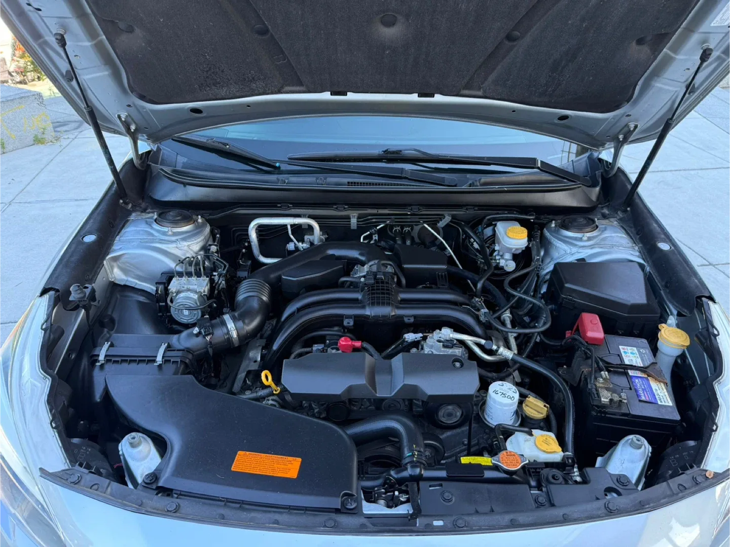 Silver Subaru Outback 2017 image indicator(9)