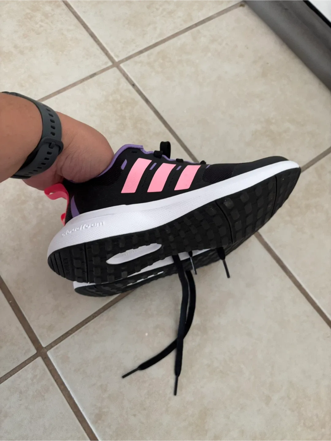 Adidas Girls running shoes size 2,5 image indicator(4)