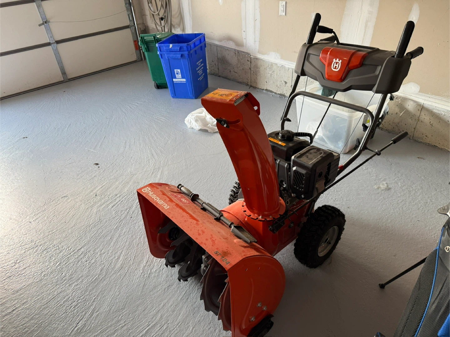Husqvarna ST 124 Snow Blower