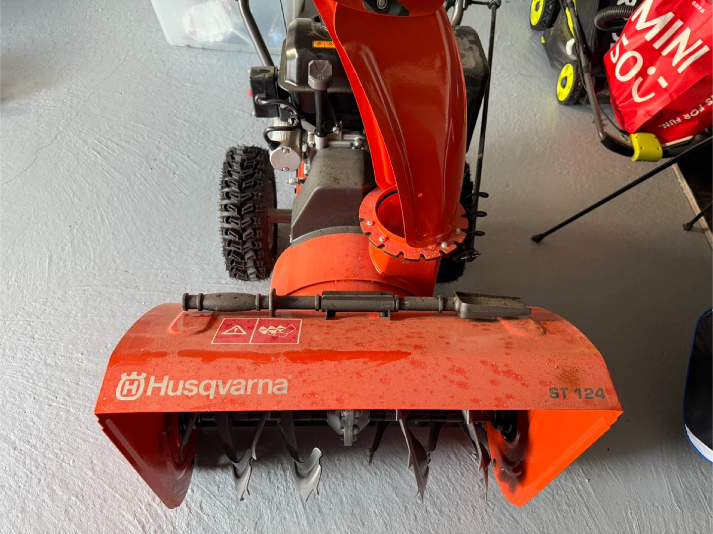 Husqvarna ST 124 Snow Blower - photo 2