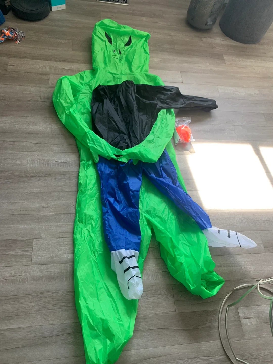 Adult-teen Morph Alien Blow Up Inflatable Costume image indicator(2)