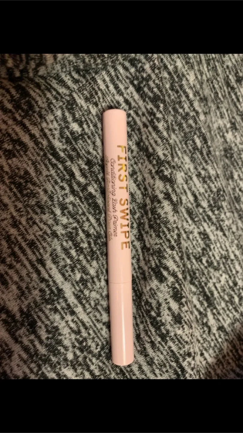 Winky Lux First Swipe Conditioning Lash Curler image indicator(2)