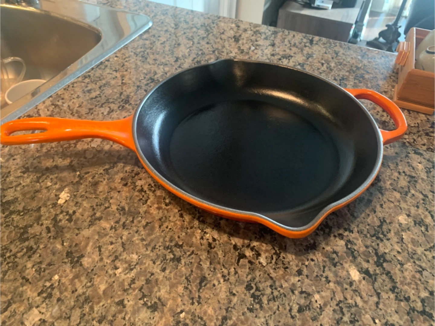 Le Creuset Skillet 10 1/4 in (26 cm) Orange