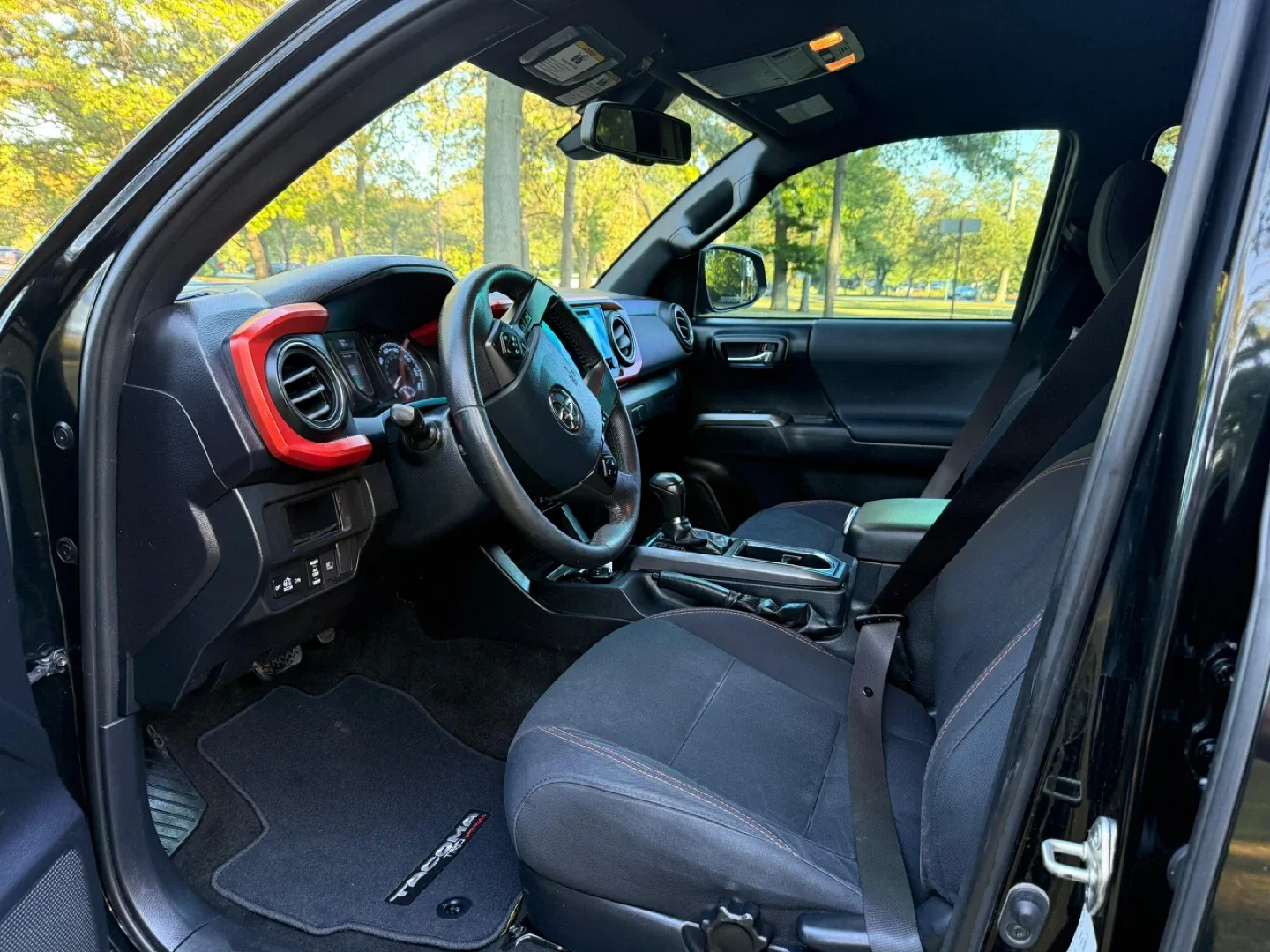 2019 Toyota Tacoma TRD Sport Black Truck image indicator(5)