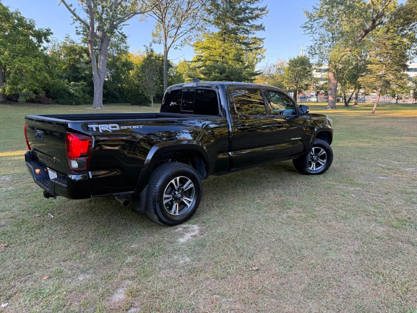 2019 Toyota Tacoma TRD Sport Black Truck image indicator(3)