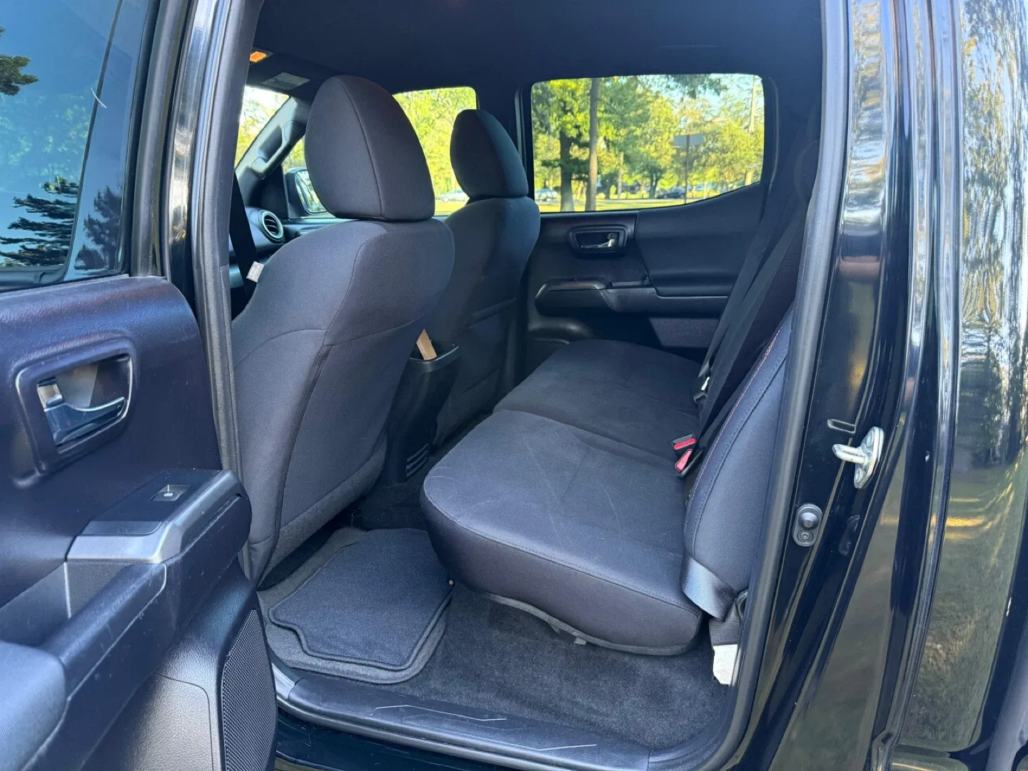 2019 Toyota Tacoma TRD Sport Black Truck image indicator(8)