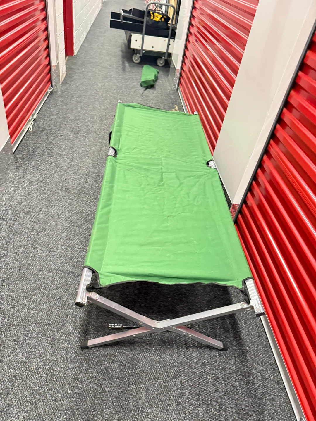 Green Camping Cot - Great Condition! - photo 2