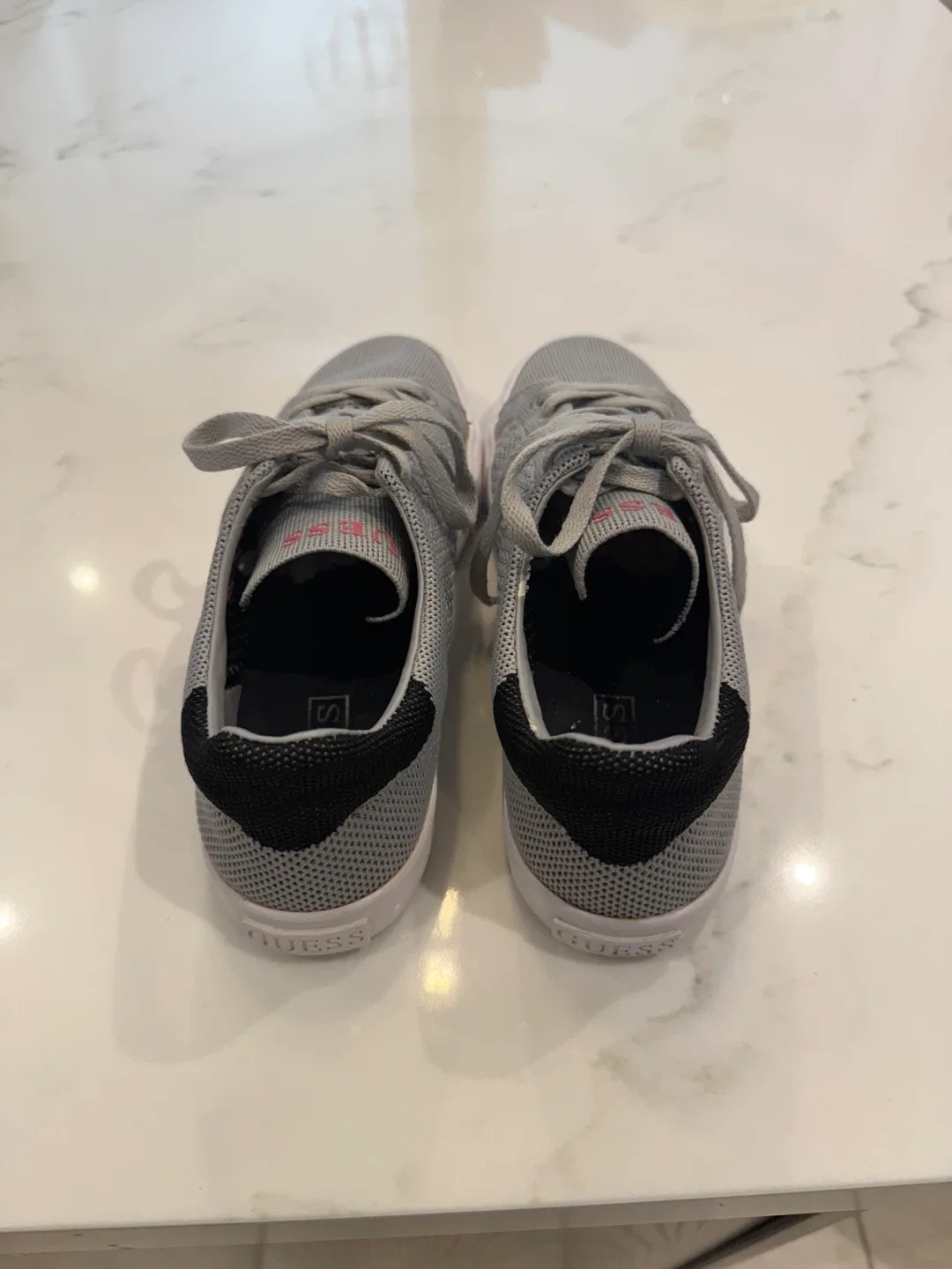 Guess Sneakers image indicator(6)