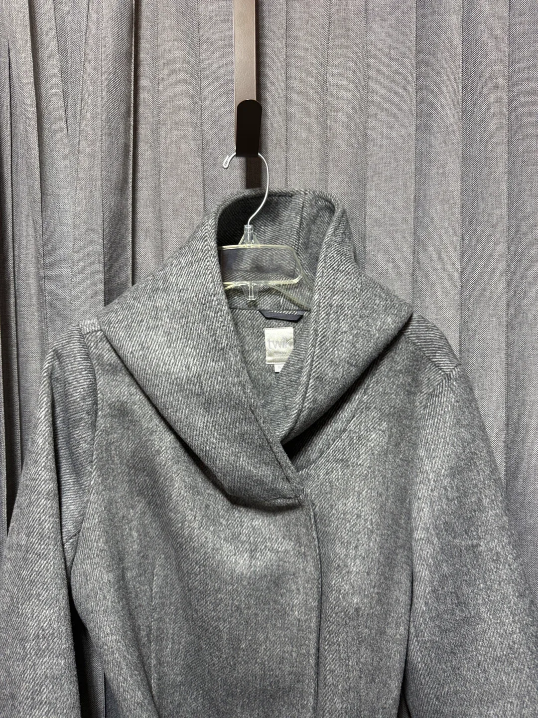 Grey Hooded Belted Coat image indicator(3)