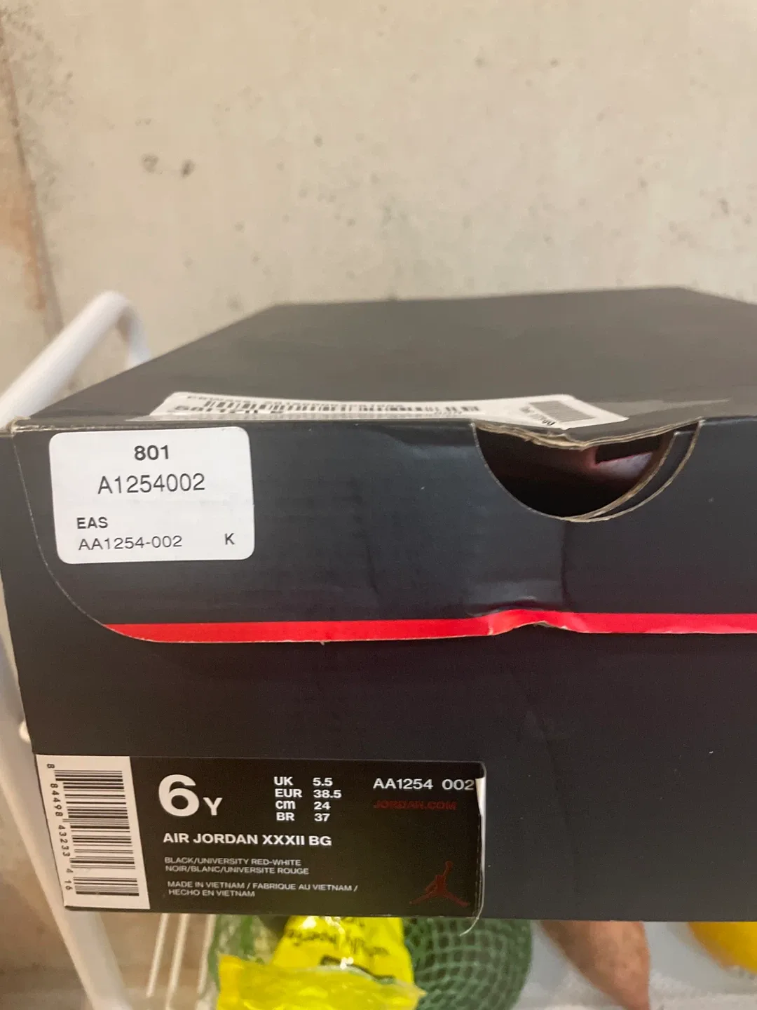 Air Jordan XXXII BG Size 6Y image indicator(3)