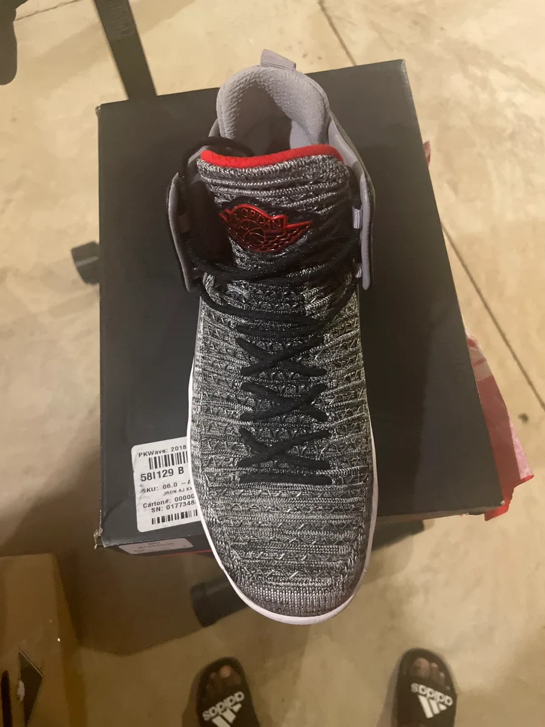Air Jordan XXXII BG Size 6Y image indicator(2)