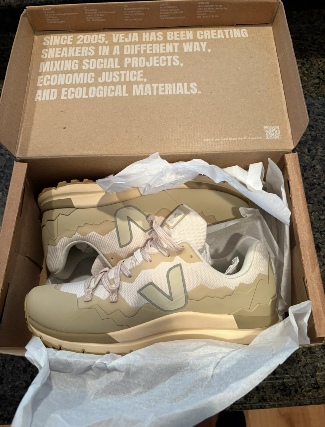 VEJA Trail Sneakers