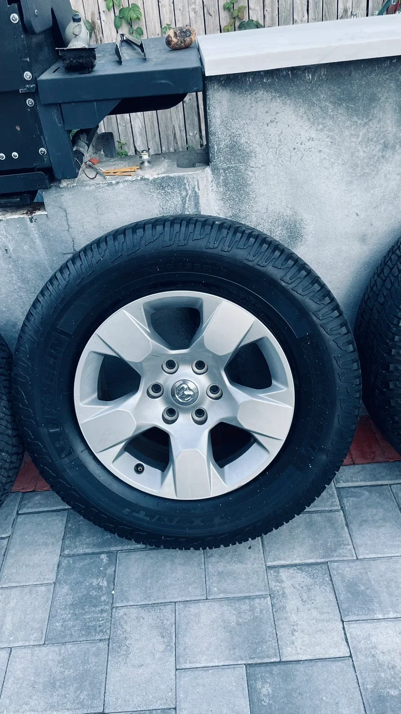 Michelin LTX A/T2 Tire P255/65R18 image indicator(2)