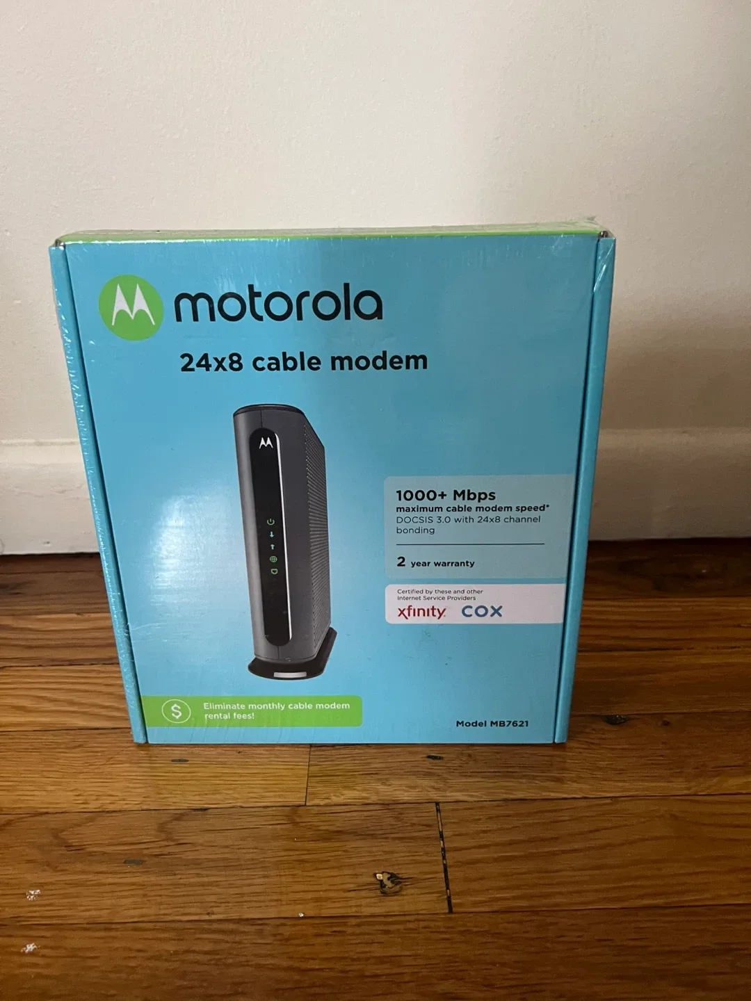 Motorola MB7621 24x8 Cable Modem - Like New! thumbnail