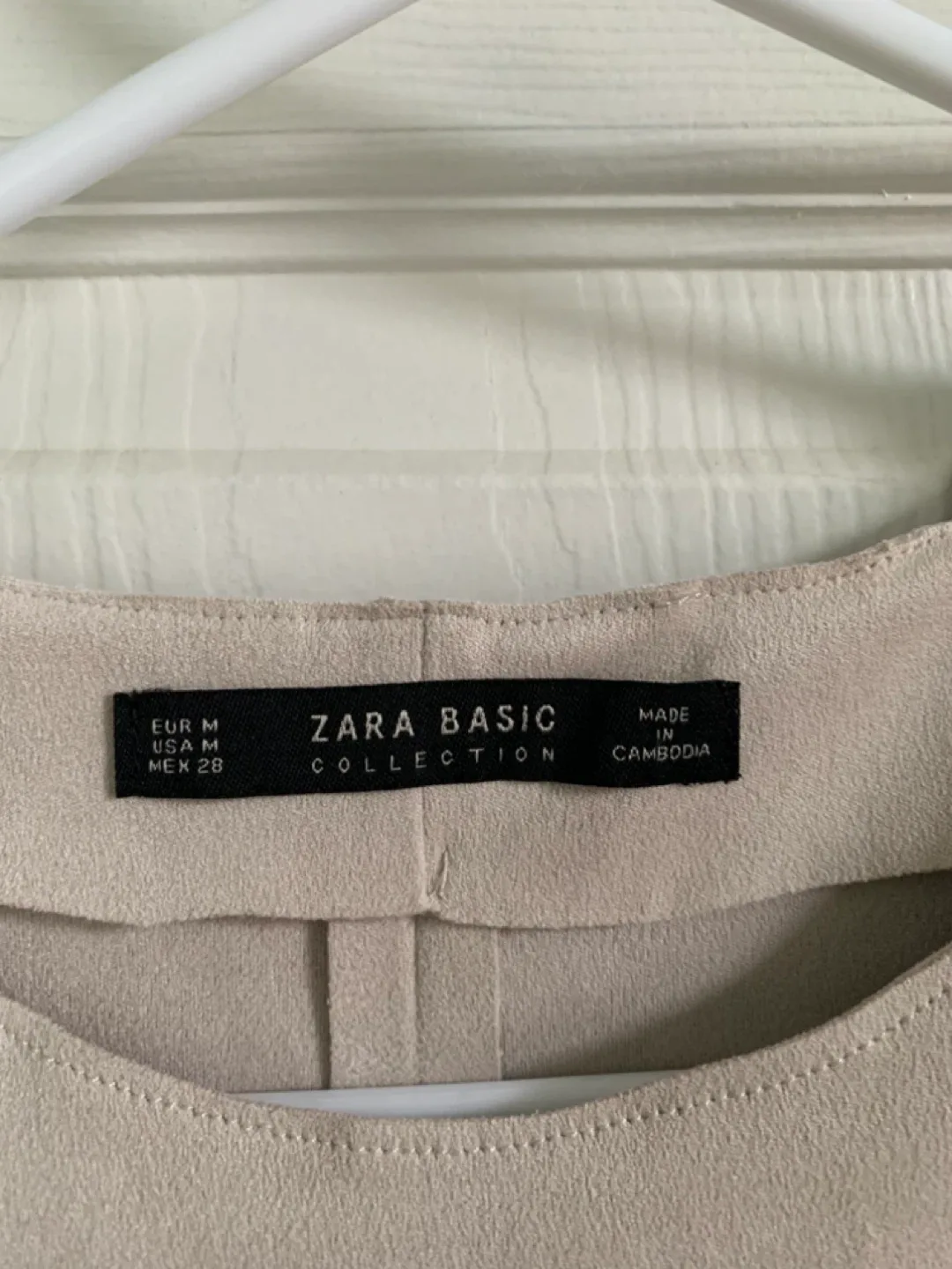 Zara Basic Collection Top - Size M image indicator(2)