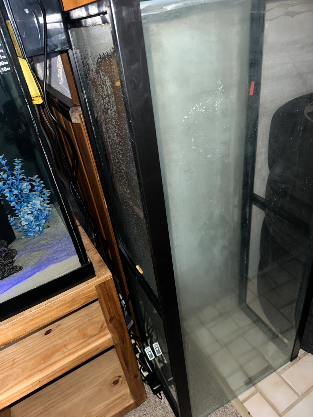 Fish tank 55 gallon - photo 2