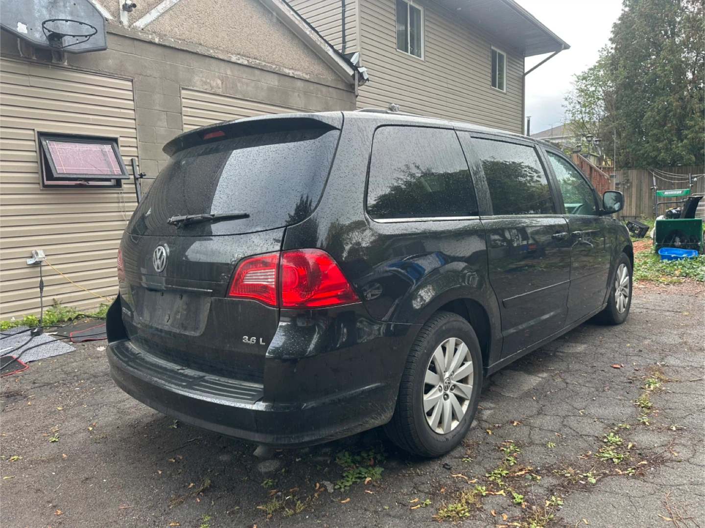 2012 Volkswagen Routan - photo 3