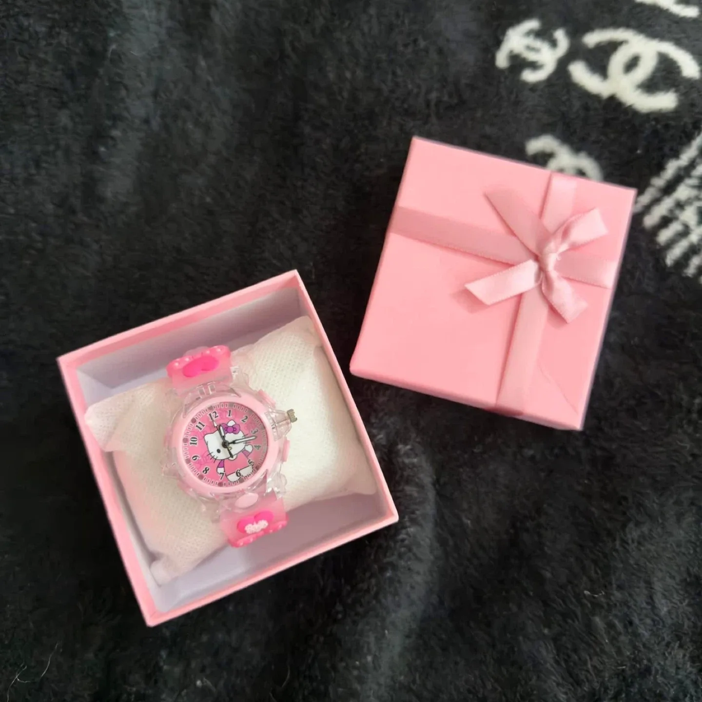 Sanrio Glowing Watch - Hello Kitty, My Melody, Cinnamoroll image indicator(3)