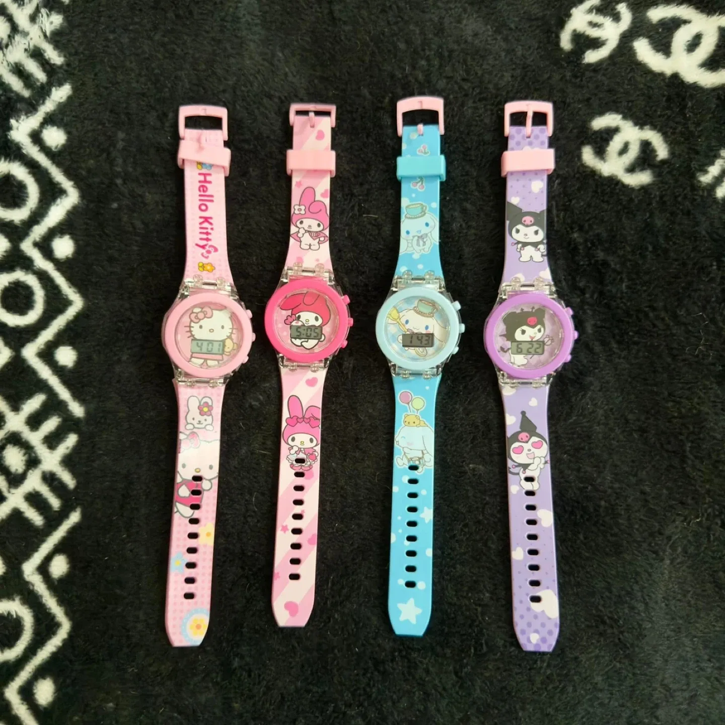 Sanrio Glowing Watch - Hello Kitty, My Melody, Cinnamoroll image indicator(2)